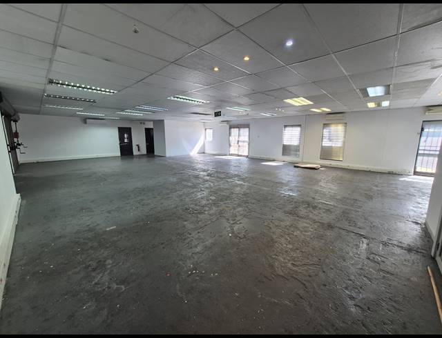380M² OFFICE TO LET IN WOODMEAD
